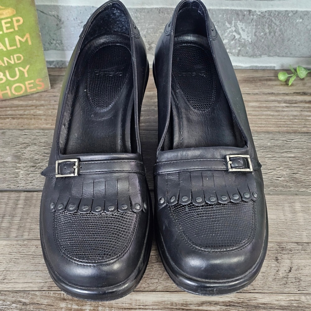 Dansko Black Leather Wedge Loafers Kiltie Fringe Buckle EU 38 Comfort Shoes - Picture 3 of 8